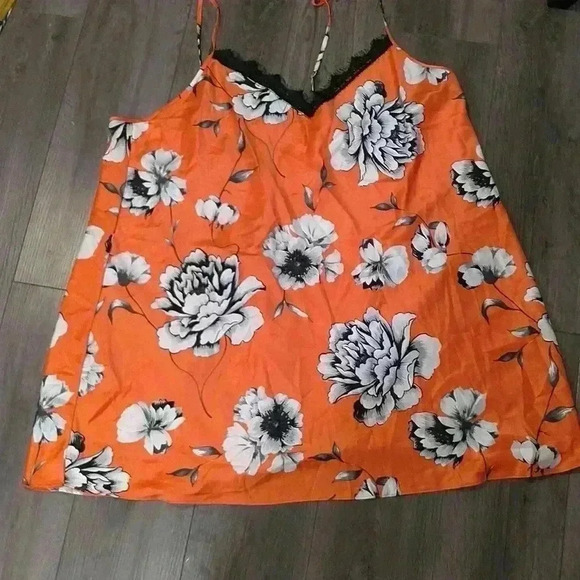 Linea Donatella  nightgown - Picture 1 of 3